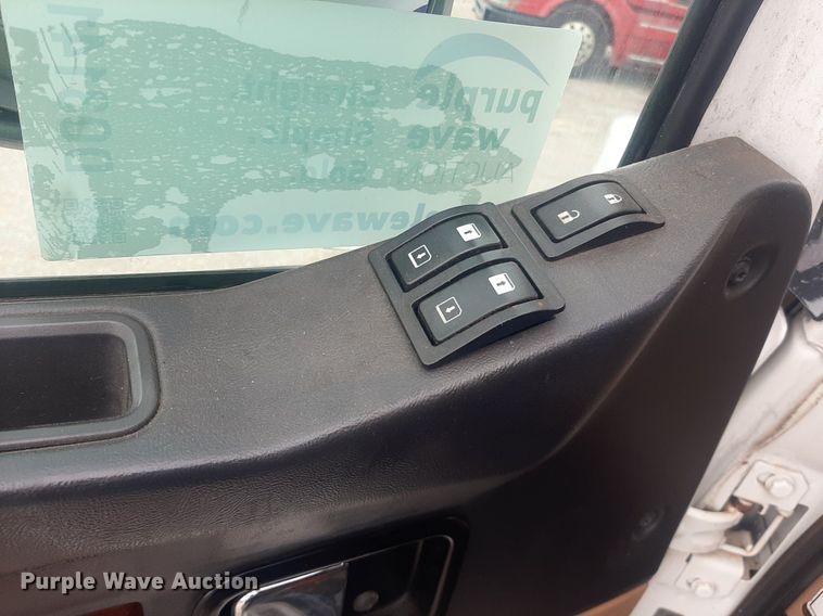 image for item DO3141 2016 Western Star 5700  semi truck