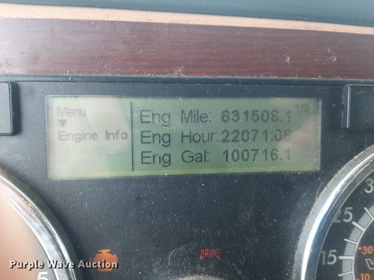 image for item DO3141 2016 Western Star 5700  semi truck