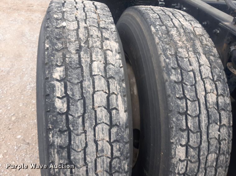 image for item DO3141 2016 Western Star 5700  semi truck