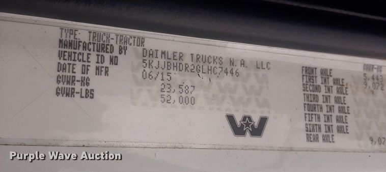 image for item DO3141 2016 Western Star 5700  semi truck