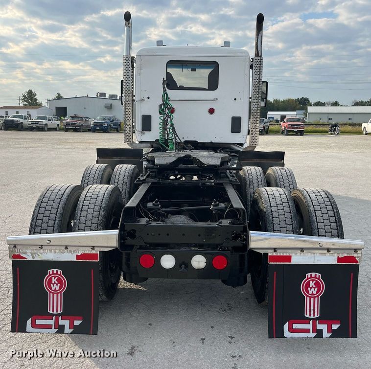 image for item DP2099 2015 Kenworth T880  semi truck