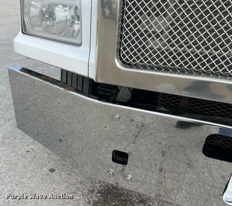 image for item DP2099 2015 Kenworth T880  semi truck