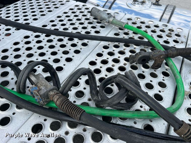 image for item DP2099 2015 Kenworth T880  semi truck