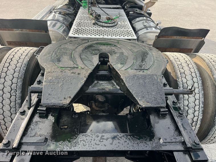 image for item DP2099 2015 Kenworth T880  semi truck