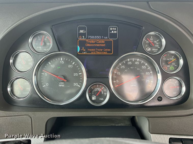 image for item DP2099 2015 Kenworth T880  semi truck