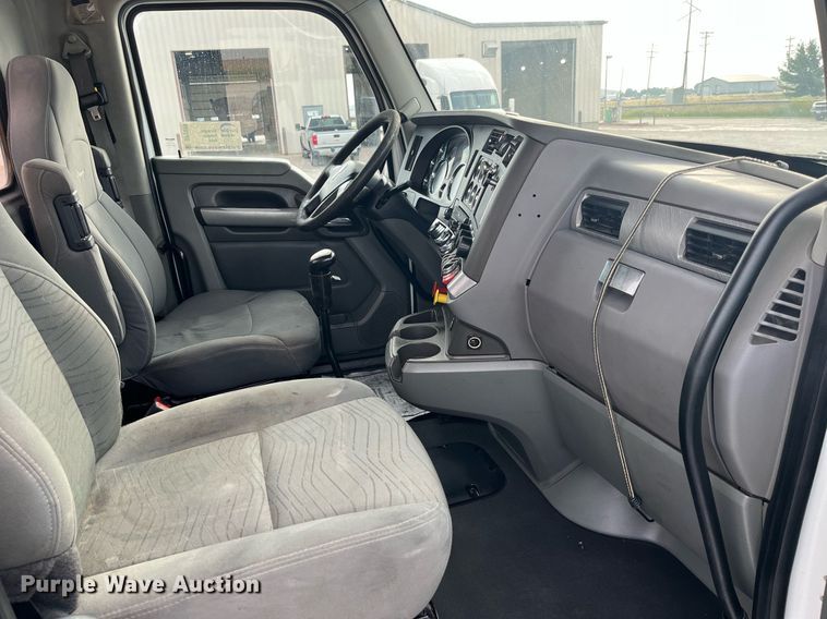 image for item DP2099 2015 Kenworth T880  semi truck