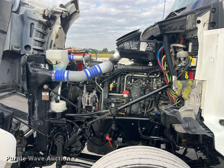 image for item DP2099 2015 Kenworth T880  semi truck