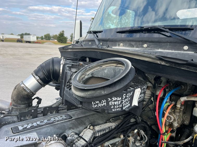 image for item DP2099 2015 Kenworth T880  semi truck