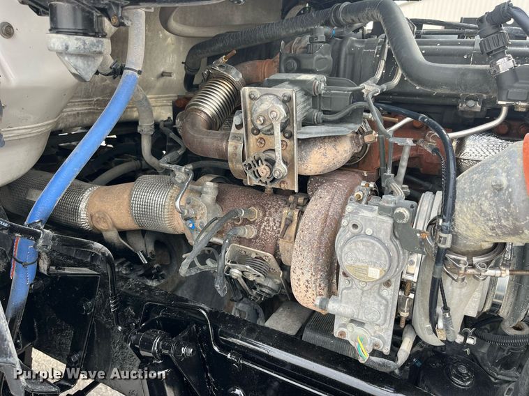 image for item DP2099 2015 Kenworth T880  semi truck