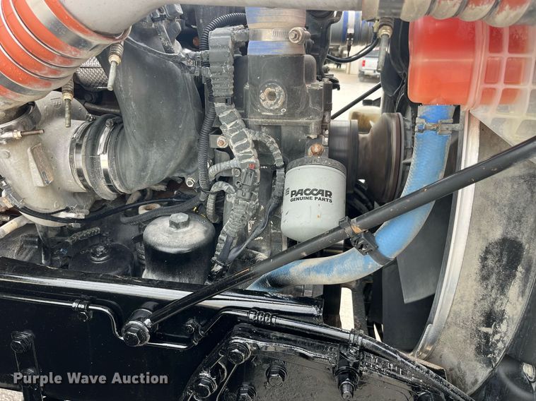 image for item DP2099 2015 Kenworth T880  semi truck