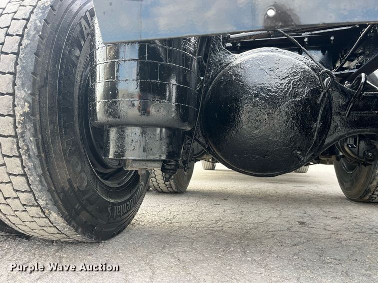 image for item DP2099 2015 Kenworth T880  semi truck