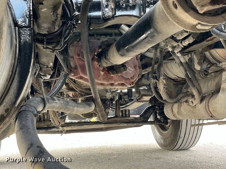 image for item DP2099 2015 Kenworth T880  semi truck