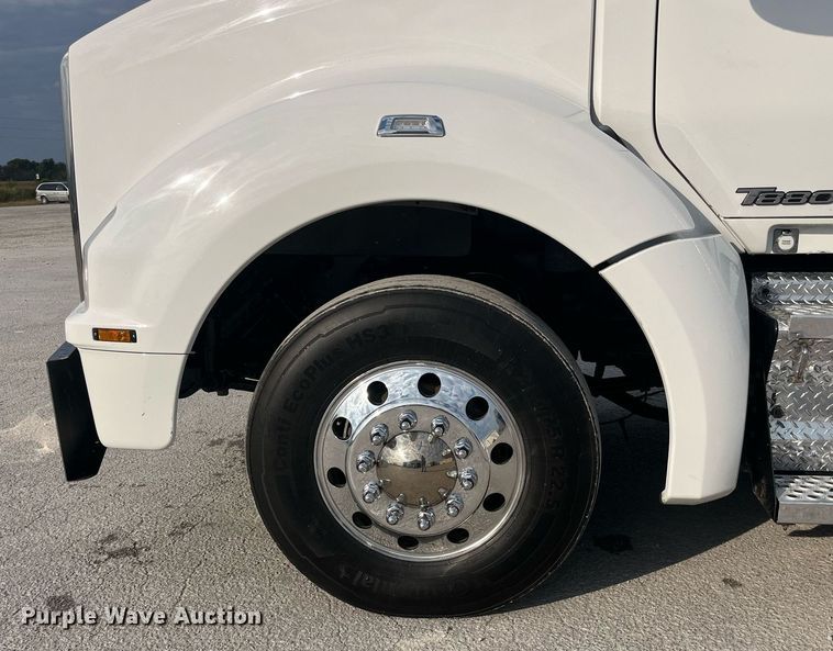 image for item DP2099 2015 Kenworth T880  semi truck