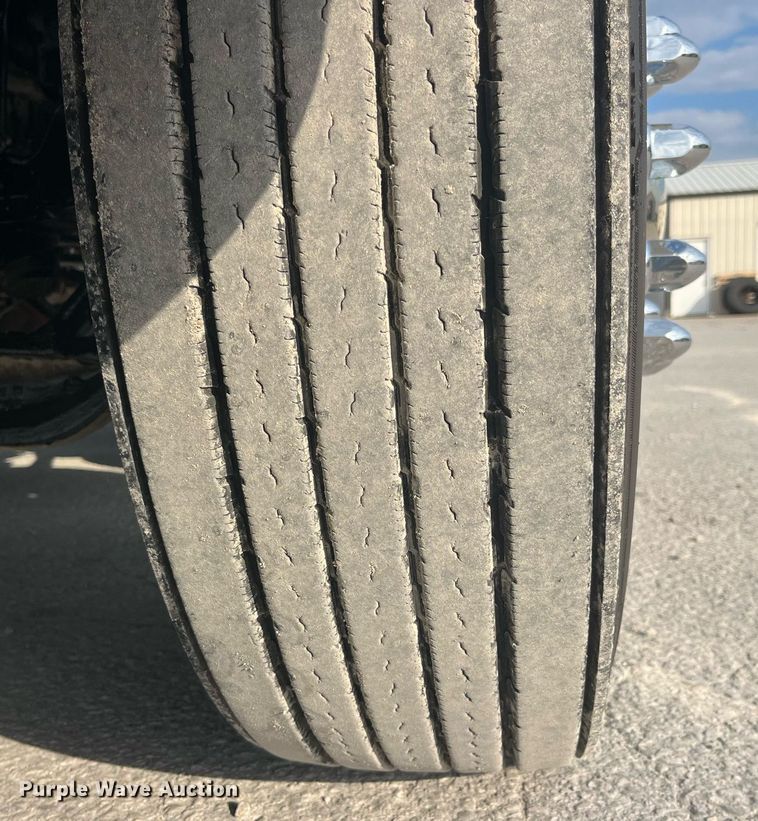 image for item DP2099 2015 Kenworth T880  semi truck