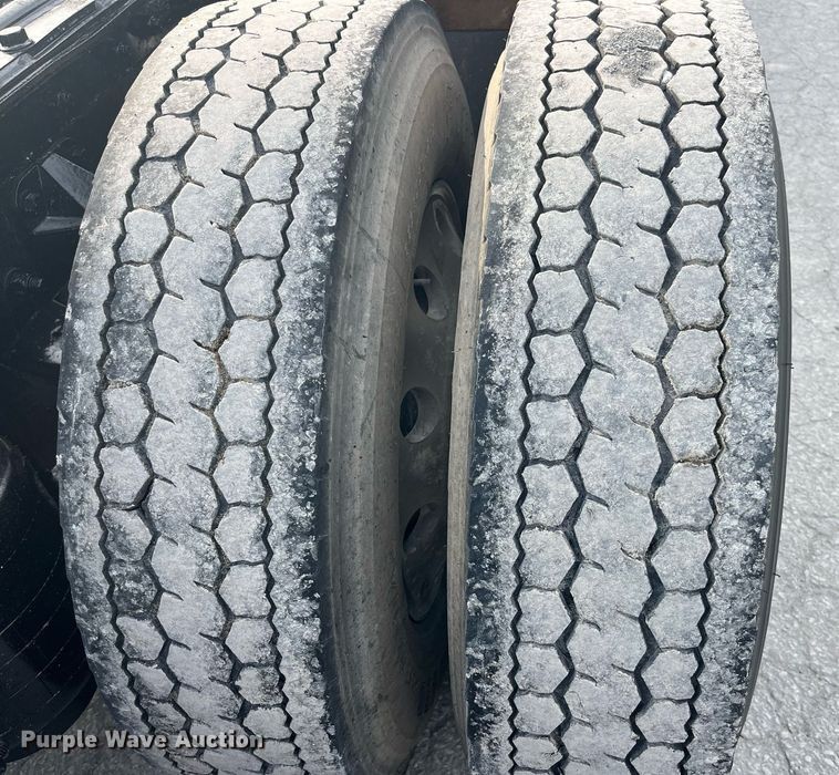 image for item DP2099 2015 Kenworth T880  semi truck