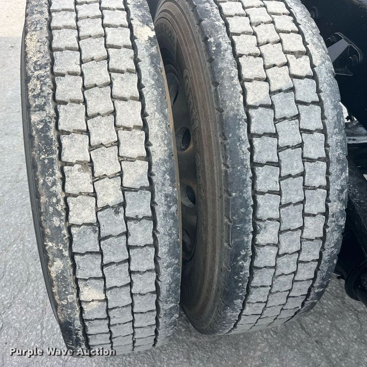 image for item DP2099 2015 Kenworth T880  semi truck