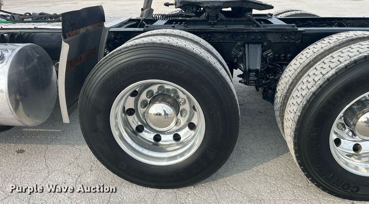 image for item DP2099 2015 Kenworth T880  semi truck