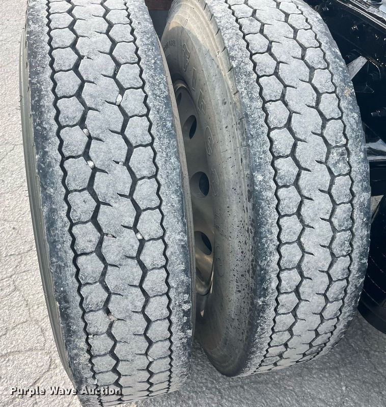 image for item DP2099 2015 Kenworth T880  semi truck