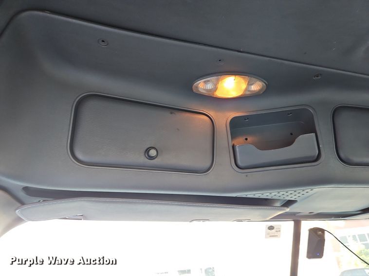 image for item DP2454 2011 Freightliner Cascadia  semi truck