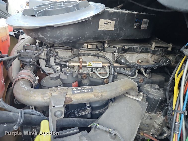 image for item DP2454 2011 Freightliner Cascadia  semi truck