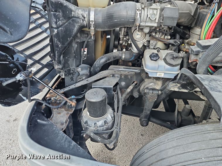 image for item DP2454 2011 Freightliner Cascadia  semi truck