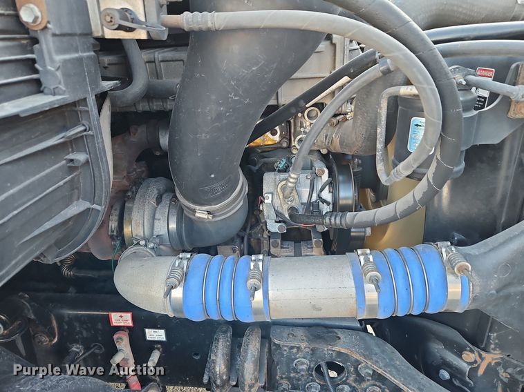 image for item DP2454 2011 Freightliner Cascadia  semi truck