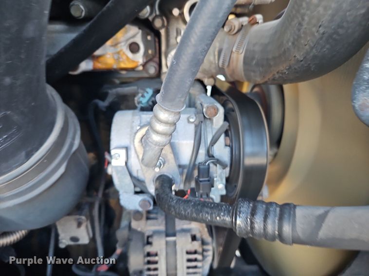 image for item DP2454 2011 Freightliner Cascadia  semi truck