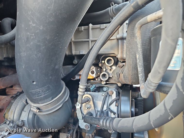 image for item DP2454 2011 Freightliner Cascadia  semi truck