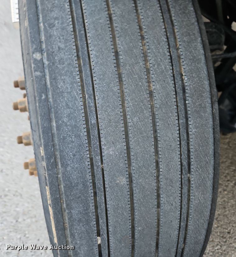 image for item DP2454 2011 Freightliner Cascadia  semi truck