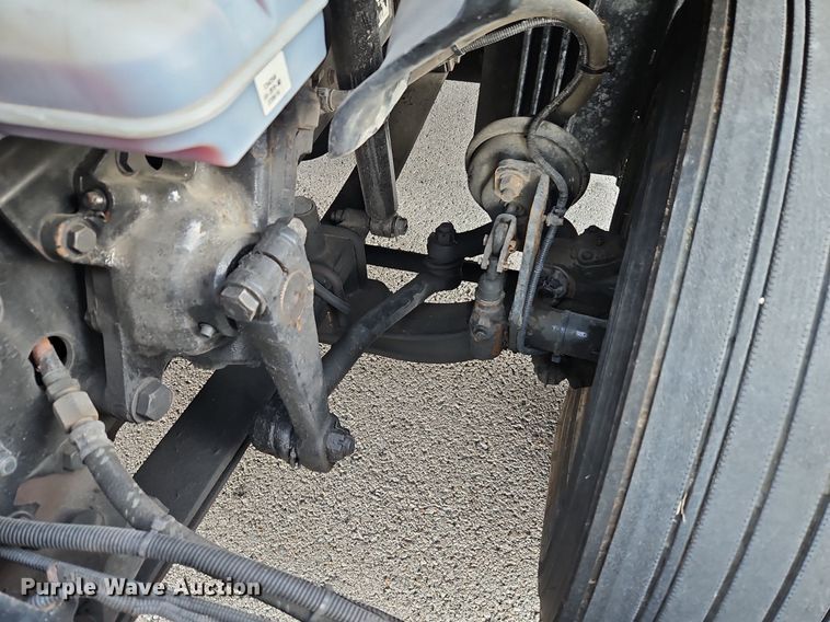 image for item DP2454 2011 Freightliner Cascadia  semi truck