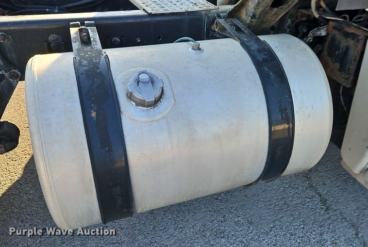 image for item DP2455 2011 Freightliner Cascadia  semi truck