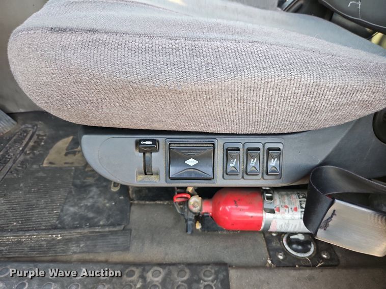 image for item DP2455 2011 Freightliner Cascadia  semi truck