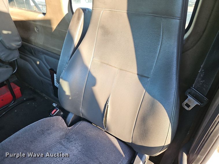 image for item DP2455 2011 Freightliner Cascadia  semi truck