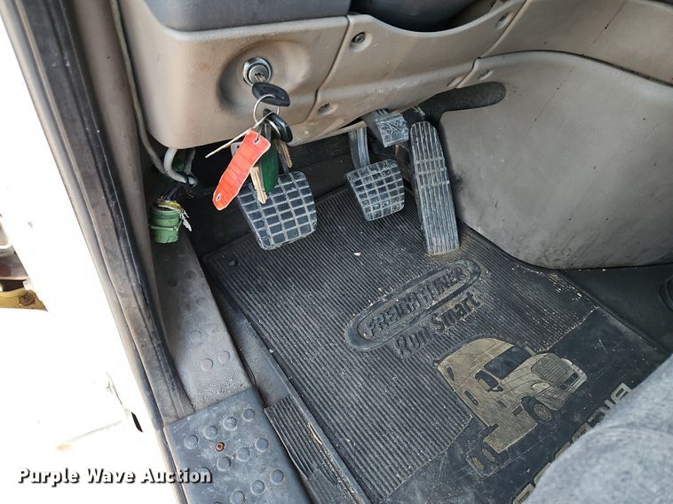 image for item DP2455 2011 Freightliner Cascadia  semi truck