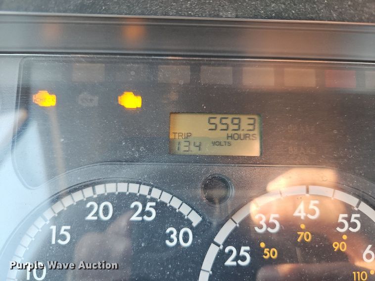 image for item DP2455 2011 Freightliner Cascadia  semi truck