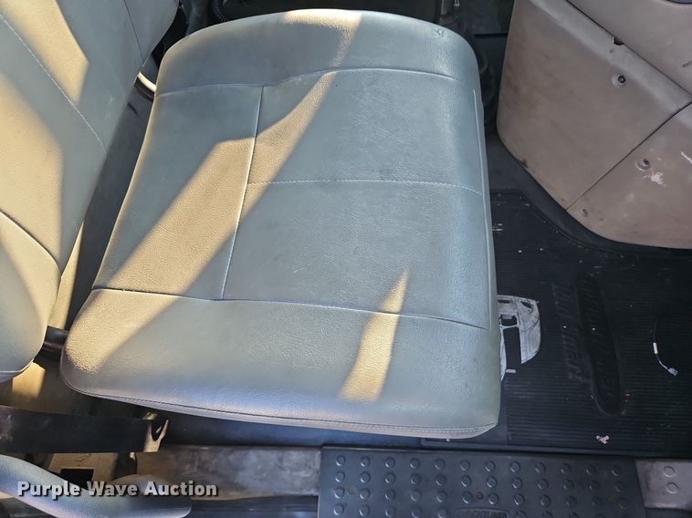 image for item DP2455 2011 Freightliner Cascadia  semi truck