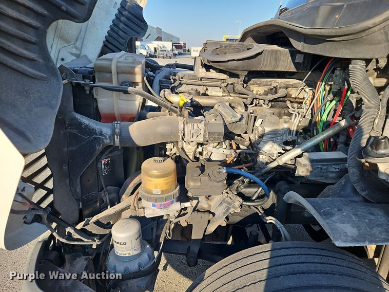 image for item DP2455 2011 Freightliner Cascadia  semi truck