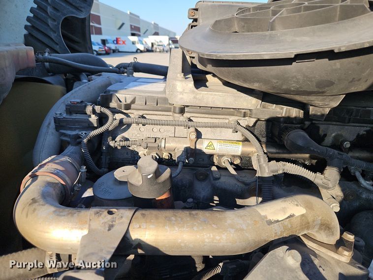 image for item DP2455 2011 Freightliner Cascadia  semi truck