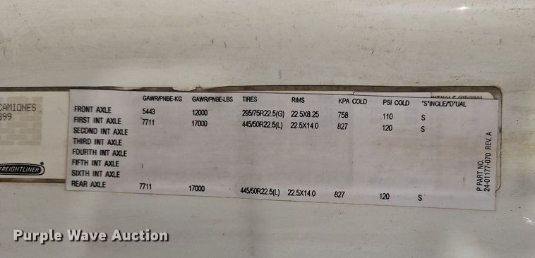 image for item DP2455 2011 Freightliner Cascadia  semi truck