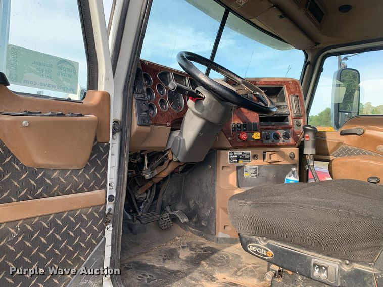 image for item DP8689 2009 Mack GU713  semi truck