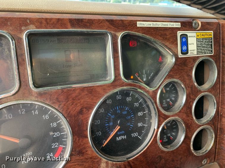 image for item DP8689 2009 Mack GU713  semi truck