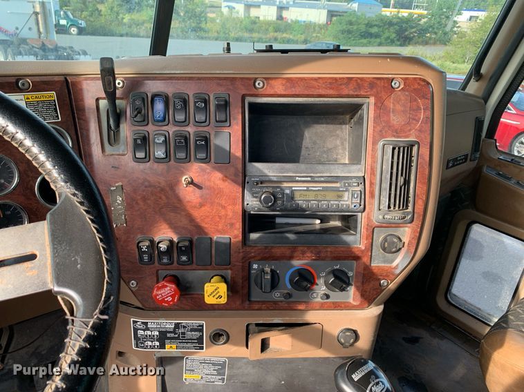 image for item DP8689 2009 Mack GU713  semi truck