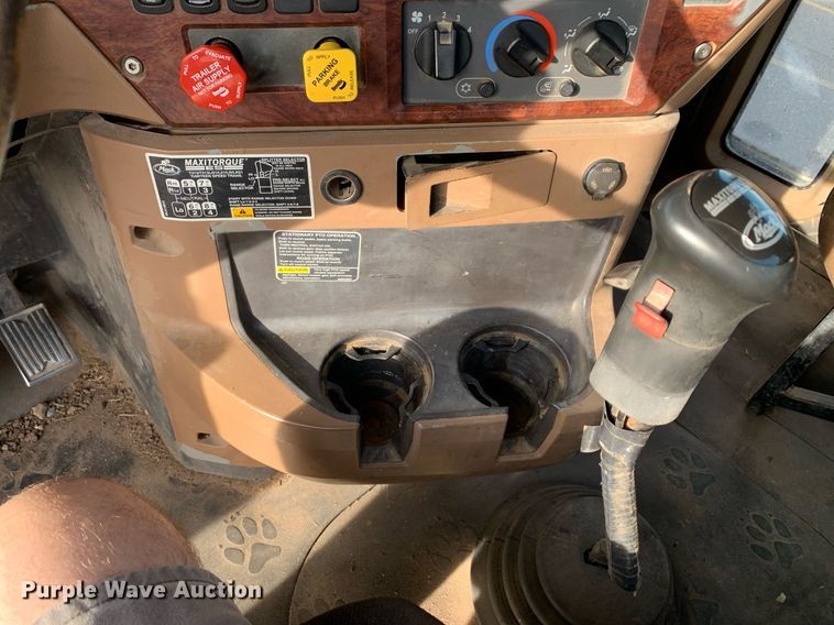 image for item DP8689 2009 Mack GU713  semi truck