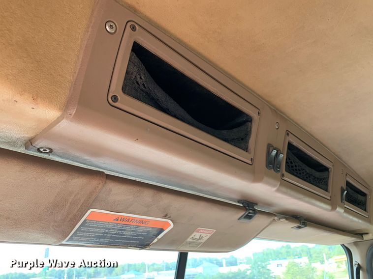 image for item DP8689 2009 Mack GU713  semi truck