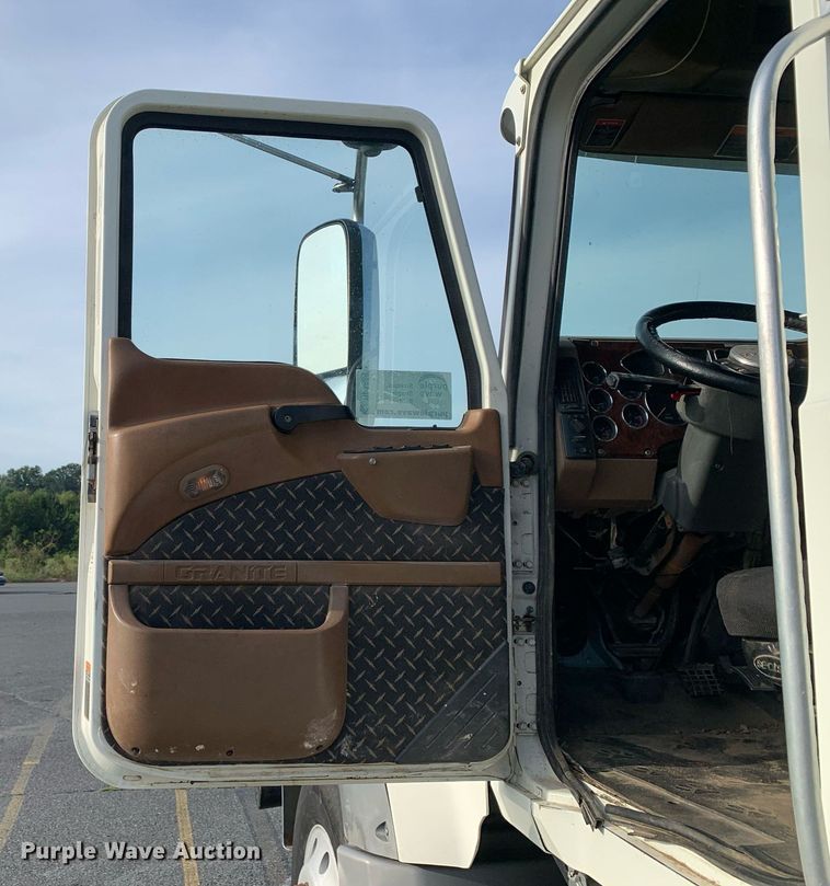 image for item DP8689 2009 Mack GU713  semi truck