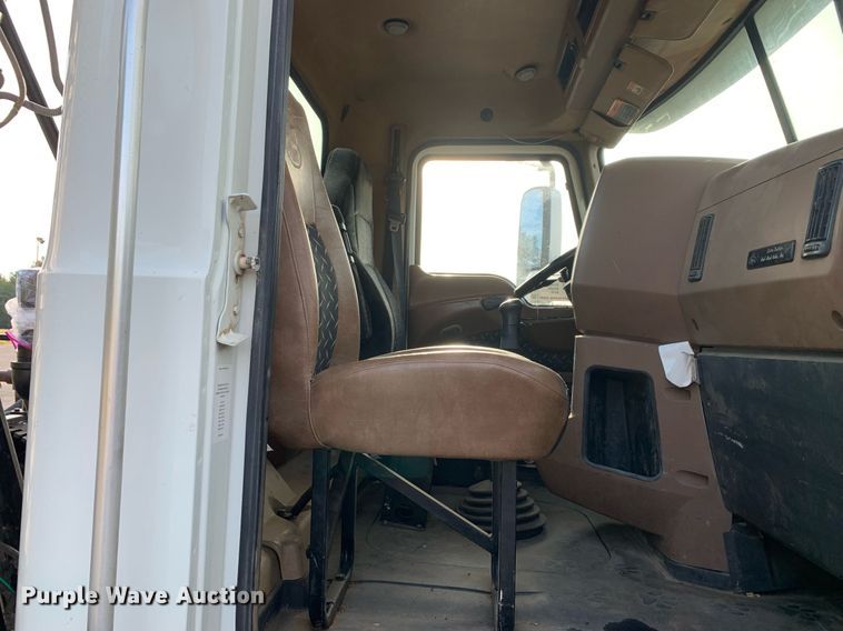 image for item DP8689 2009 Mack GU713  semi truck