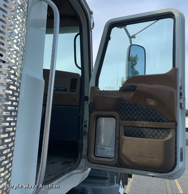 image for item DP8689 2009 Mack GU713  semi truck