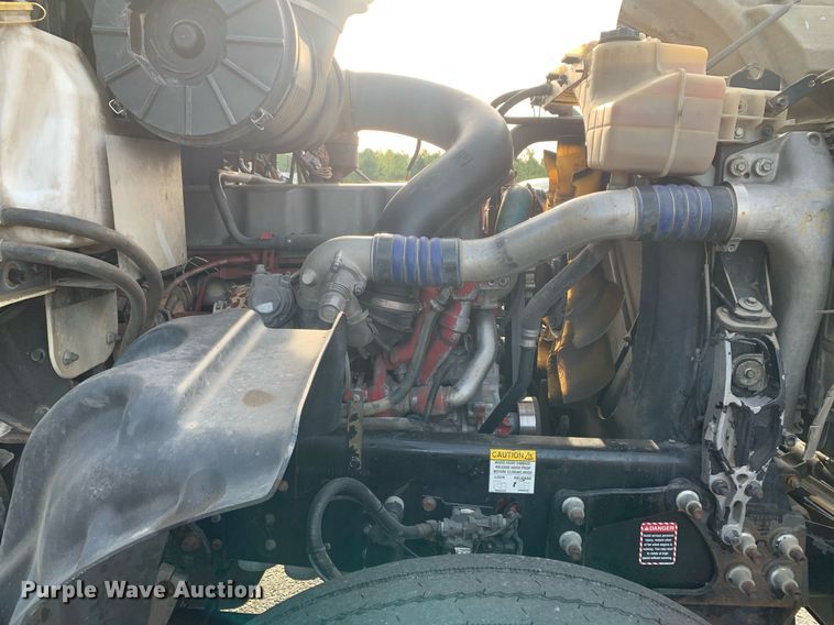 image for item DP8689 2009 Mack GU713  semi truck