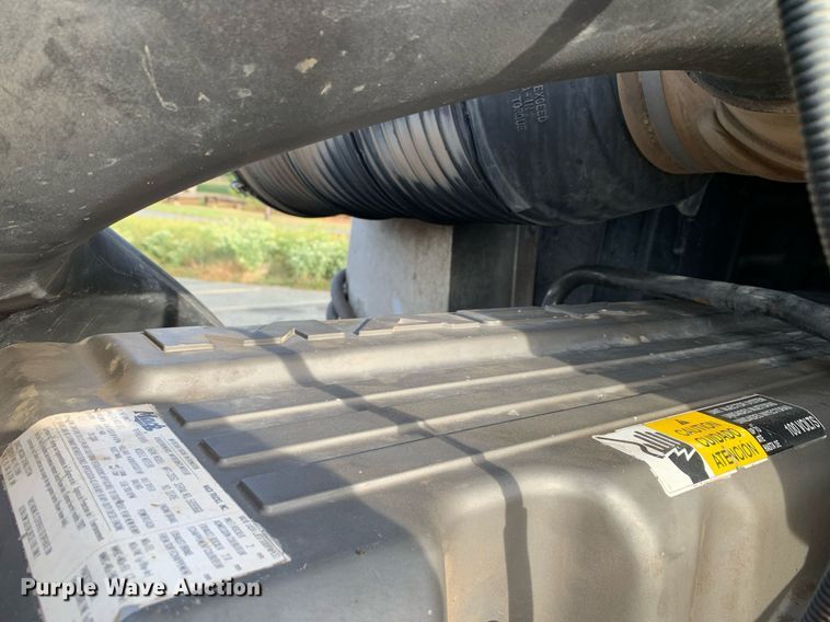 image for item DP8689 2009 Mack GU713  semi truck