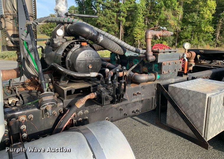 image for item DP8689 2009 Mack GU713  semi truck